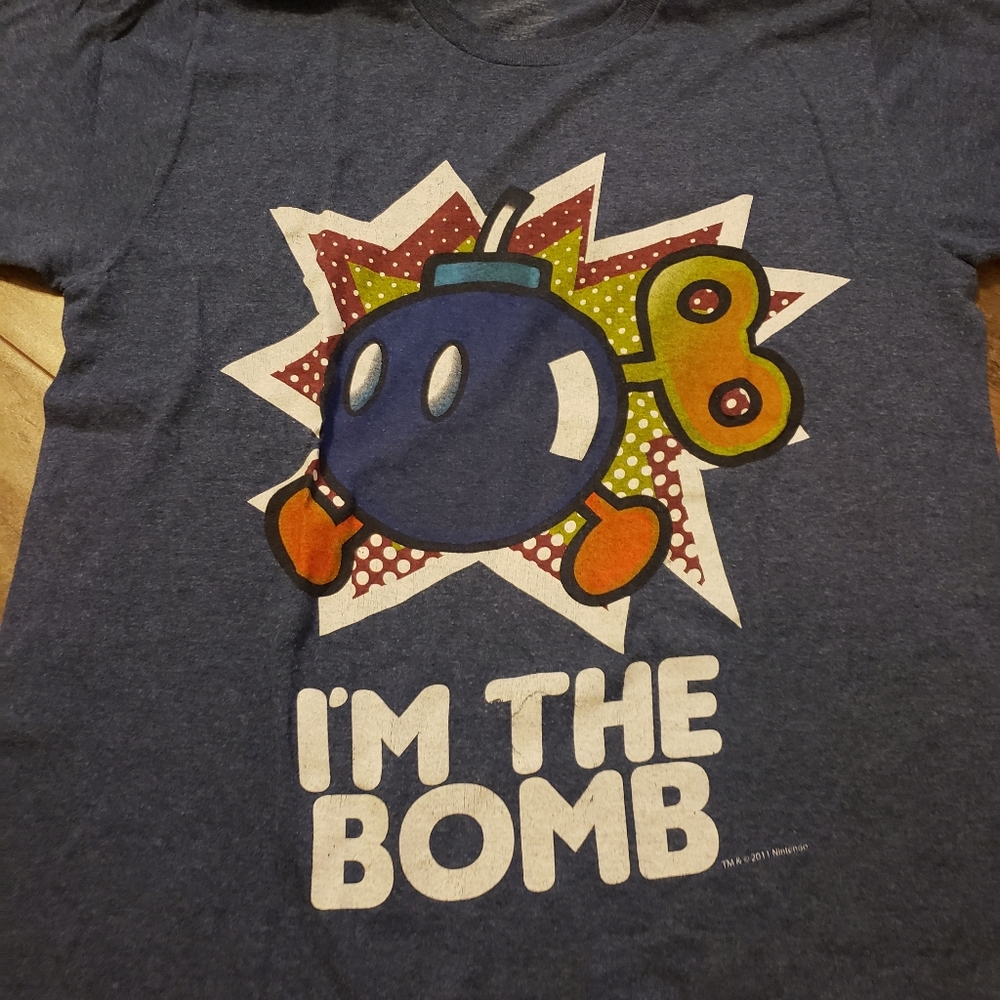 Super Mario I'm the BOMB t shirt size medium 2011